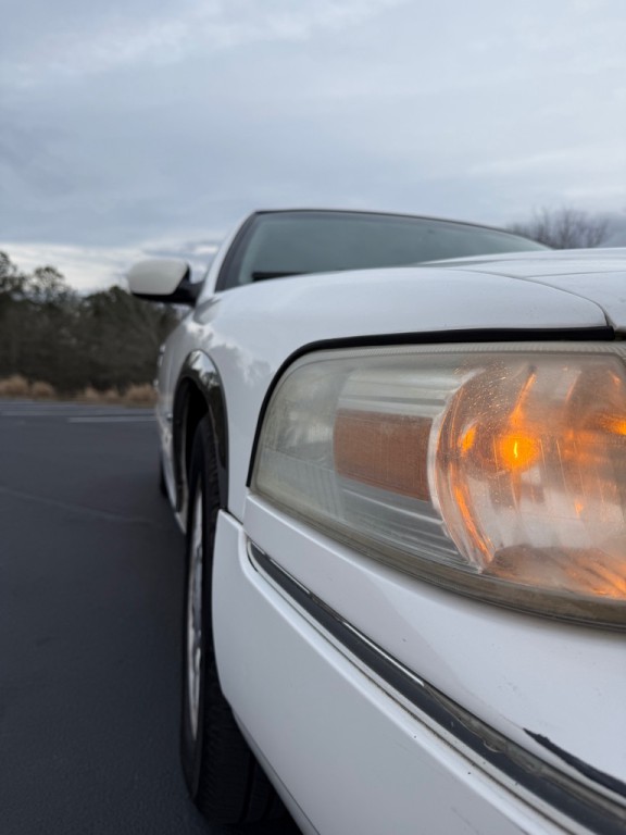 2010 Mercury Grand Marquis Image 28