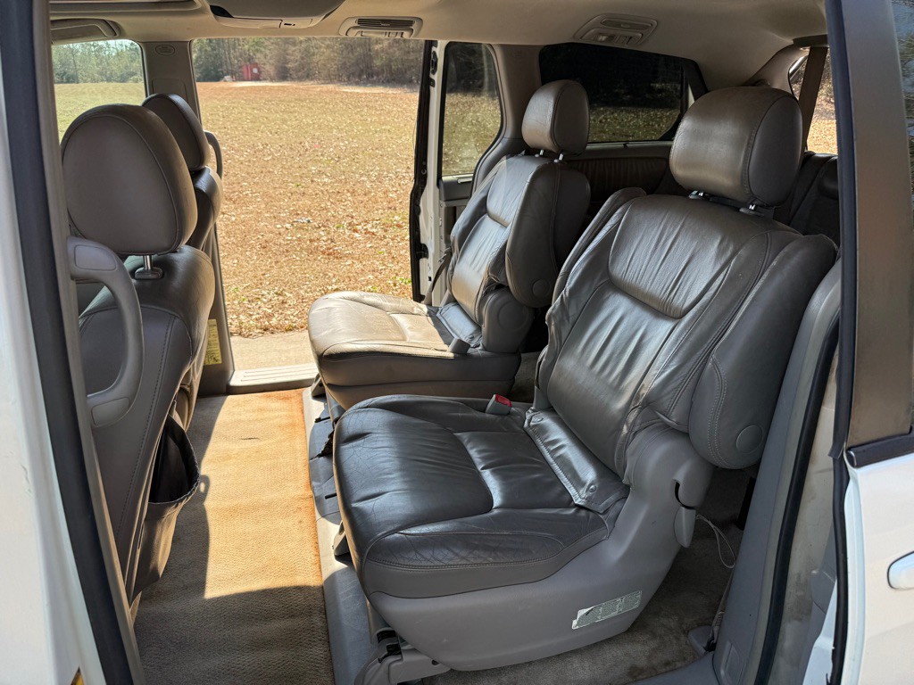 2005 Toyota Sienna Image 10