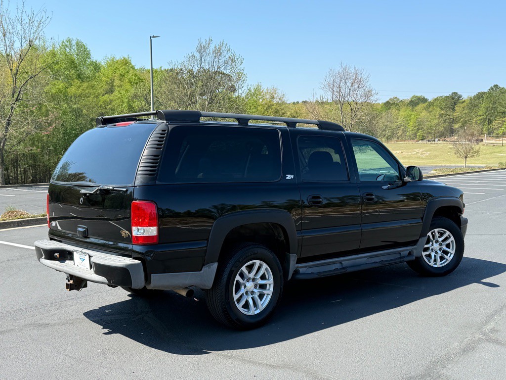 2002 Chevrolet Suburban Image 8