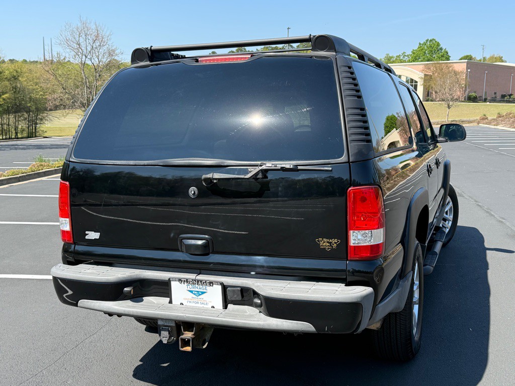 2002 Chevrolet Suburban Image 10