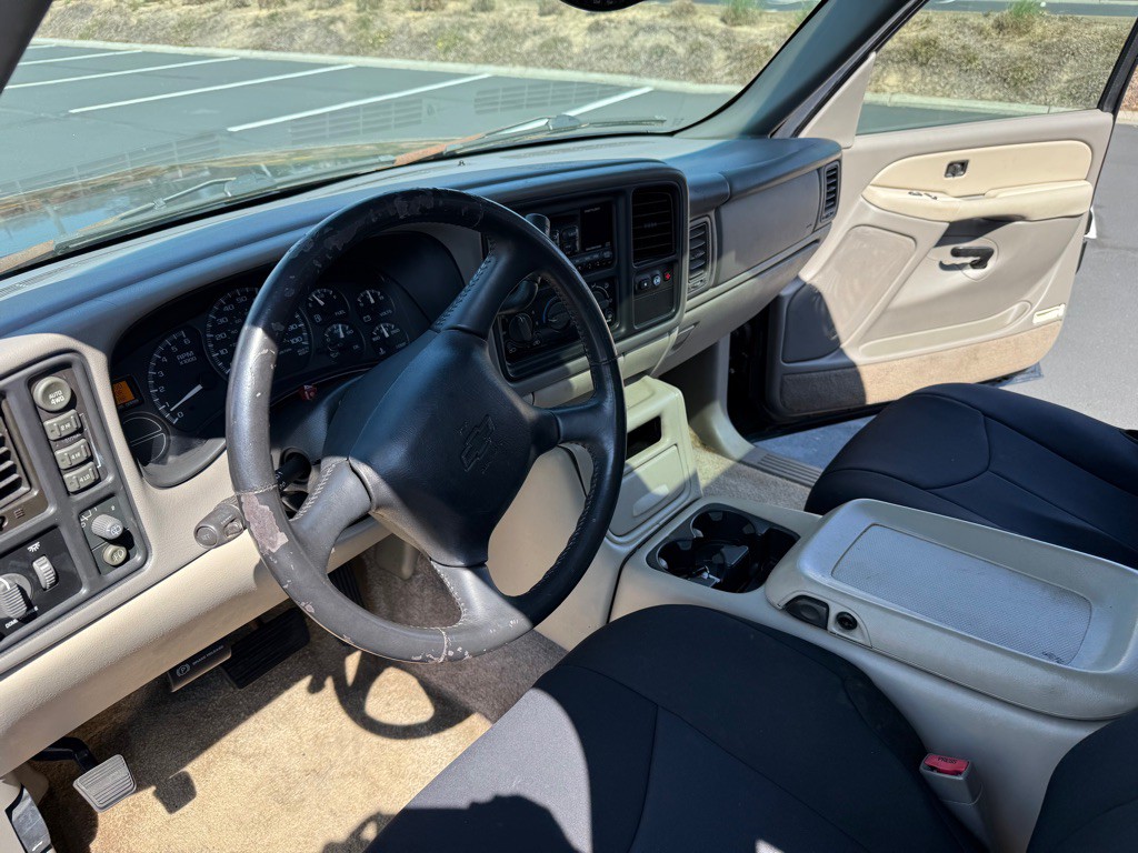 2002 Chevrolet Suburban Image 17