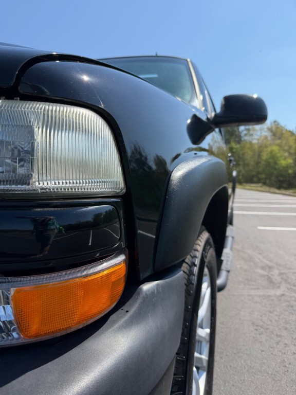 2002 Chevrolet Suburban Image 35