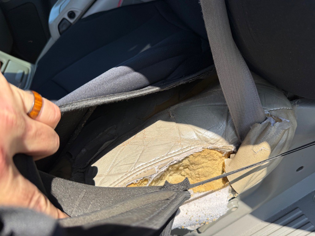 2002 Chevrolet Suburban Image 46