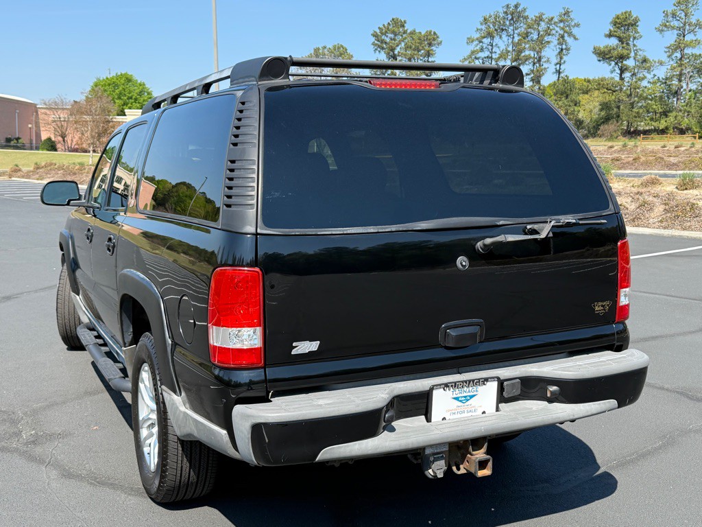 2002 Chevrolet Suburban Image 12