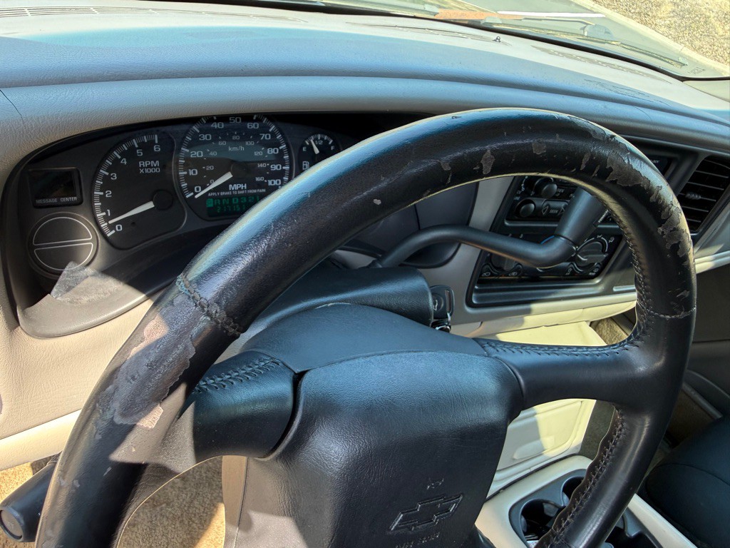 2002 Chevrolet Suburban Image 50