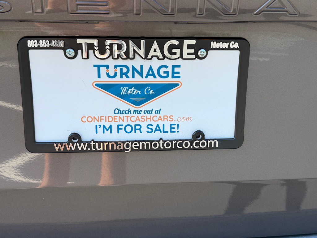 2015 Toyota Sienna Image 11