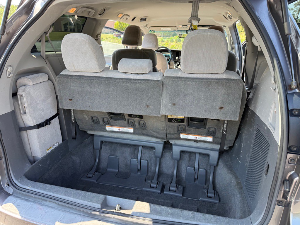 2015 Toyota Sienna Image 22
