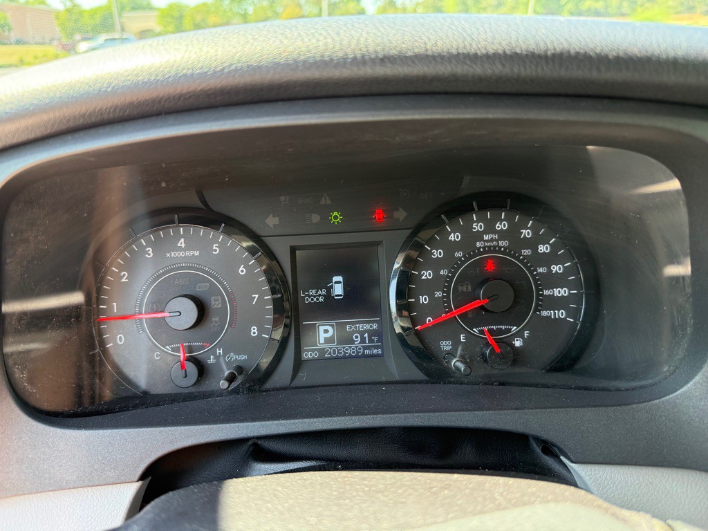 2015 Toyota Sienna Image 24