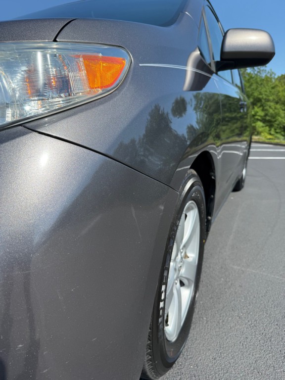 2015 Toyota Sienna Image 37