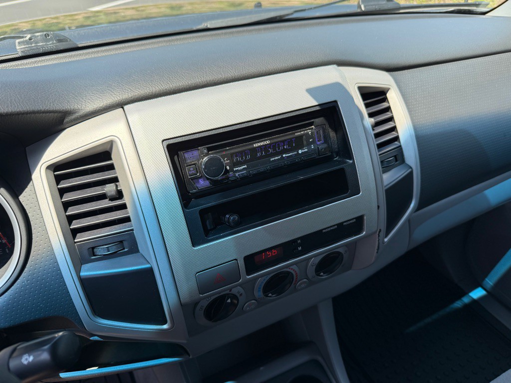 2010 Toyota Tacoma Image 23