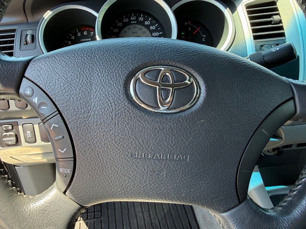 2010 Toyota Tacoma Image 25