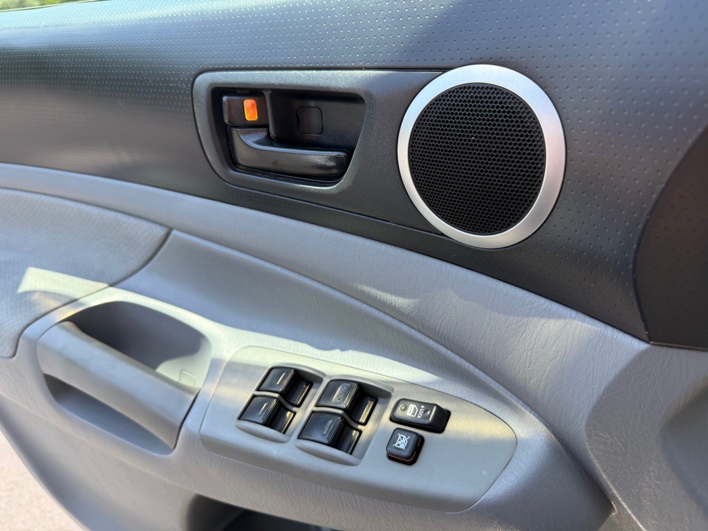 2010 Toyota Tacoma Image 32