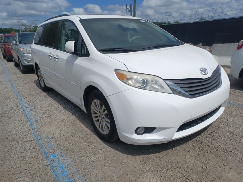 2011 Toyota Sienna Image 1