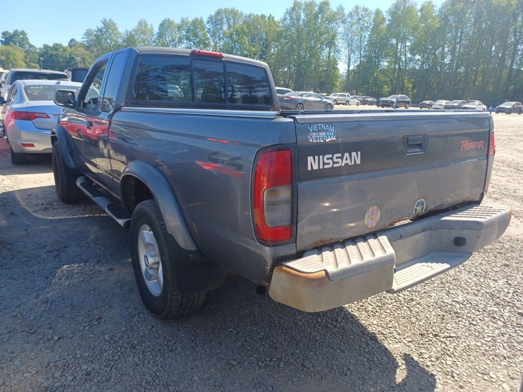 2000 Nissan Frontier Image 5