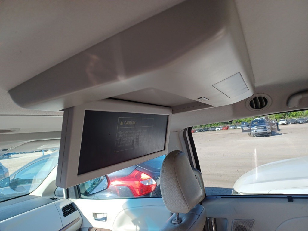 2013 Toyota Sienna Image 13