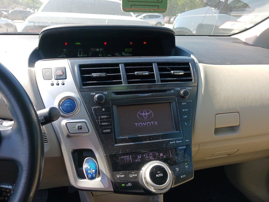 2013 Toyota Prius Image 7