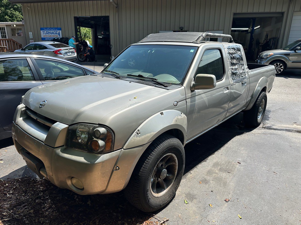 2002 Nissan Frontier Image 3