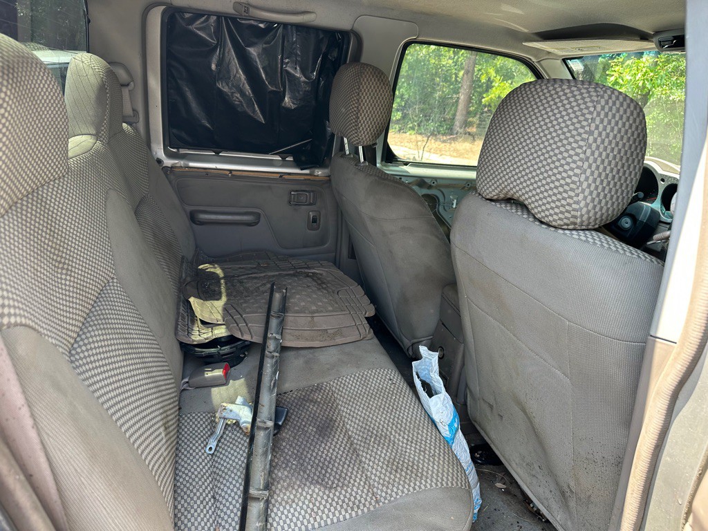 2002 Nissan Frontier Image 7