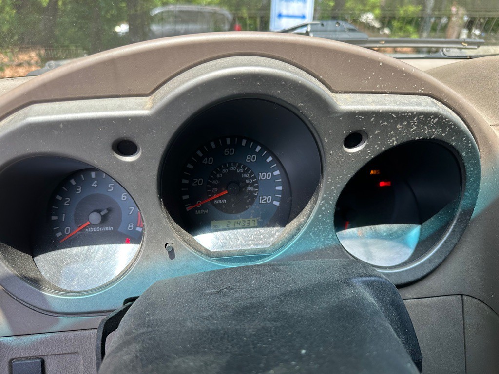 2002 Nissan Frontier Image 8