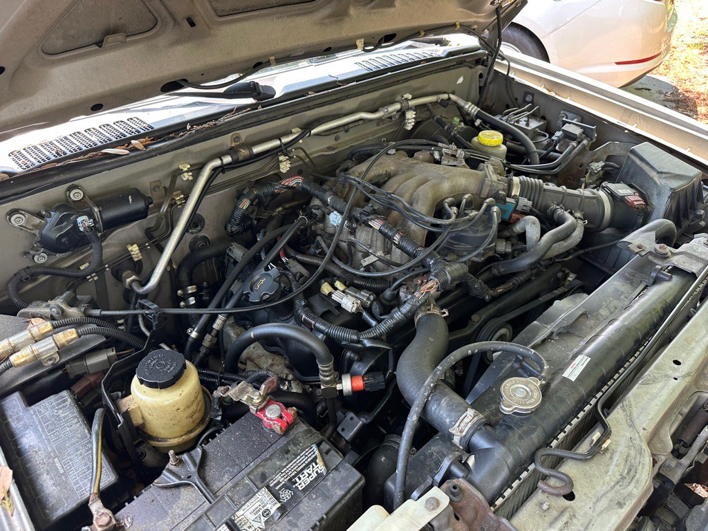 2002 Nissan Frontier Image 10