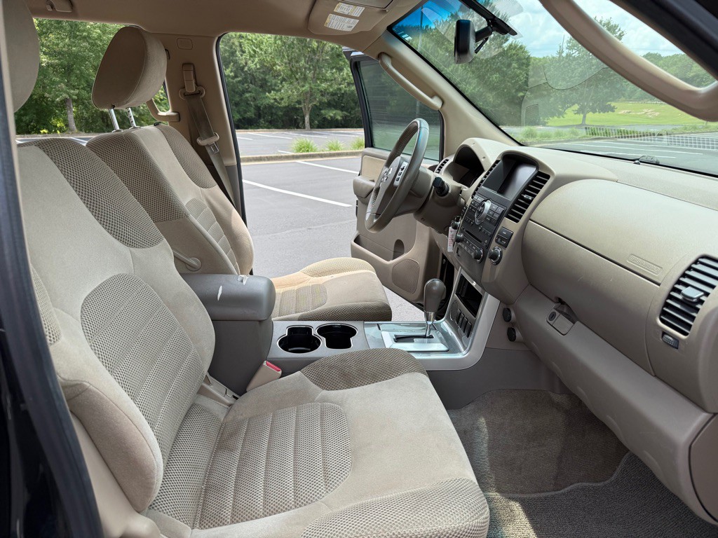 2012 Nissan Pathfinder Image 16