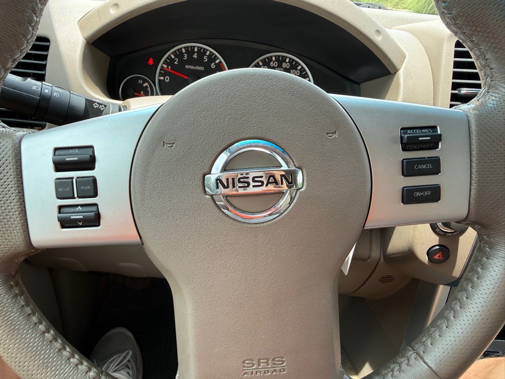 2012 Nissan Pathfinder Image 25