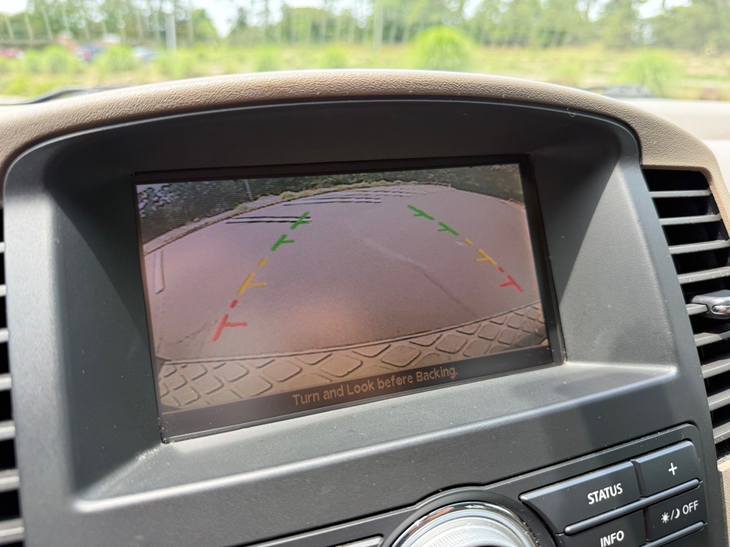 2012 Nissan Pathfinder Image 26