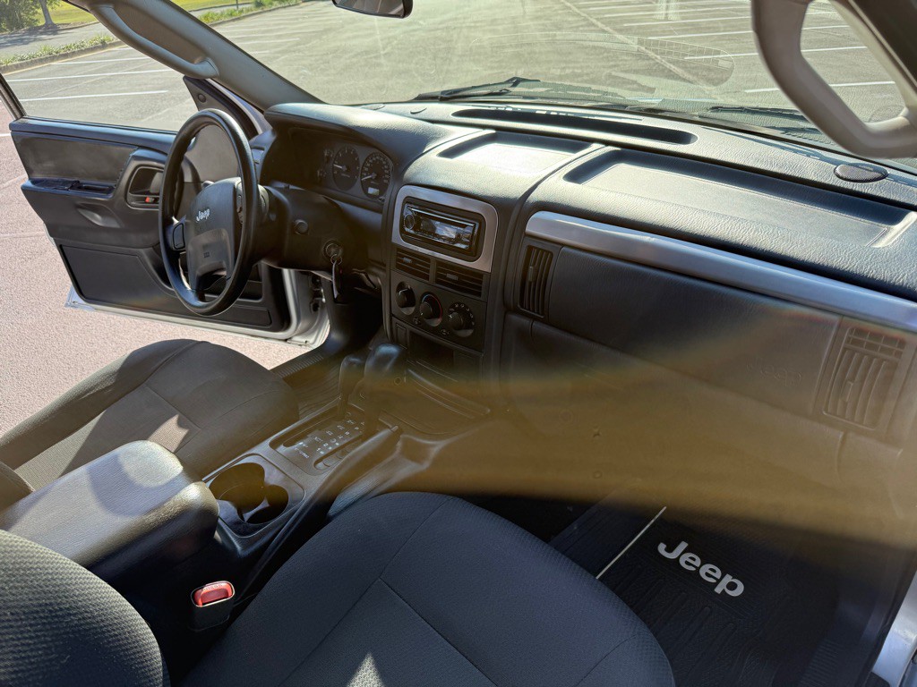 2003 Jeep Grand Cherokee Image 16