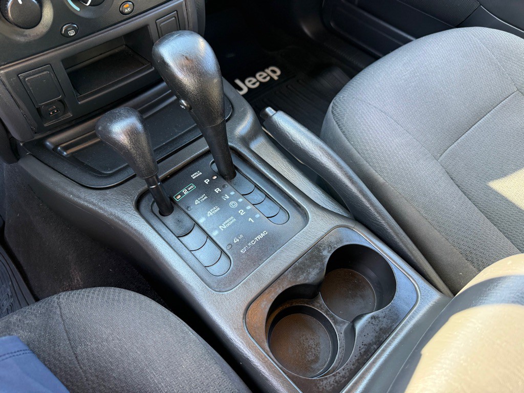 2003 Jeep Grand Cherokee Image 24