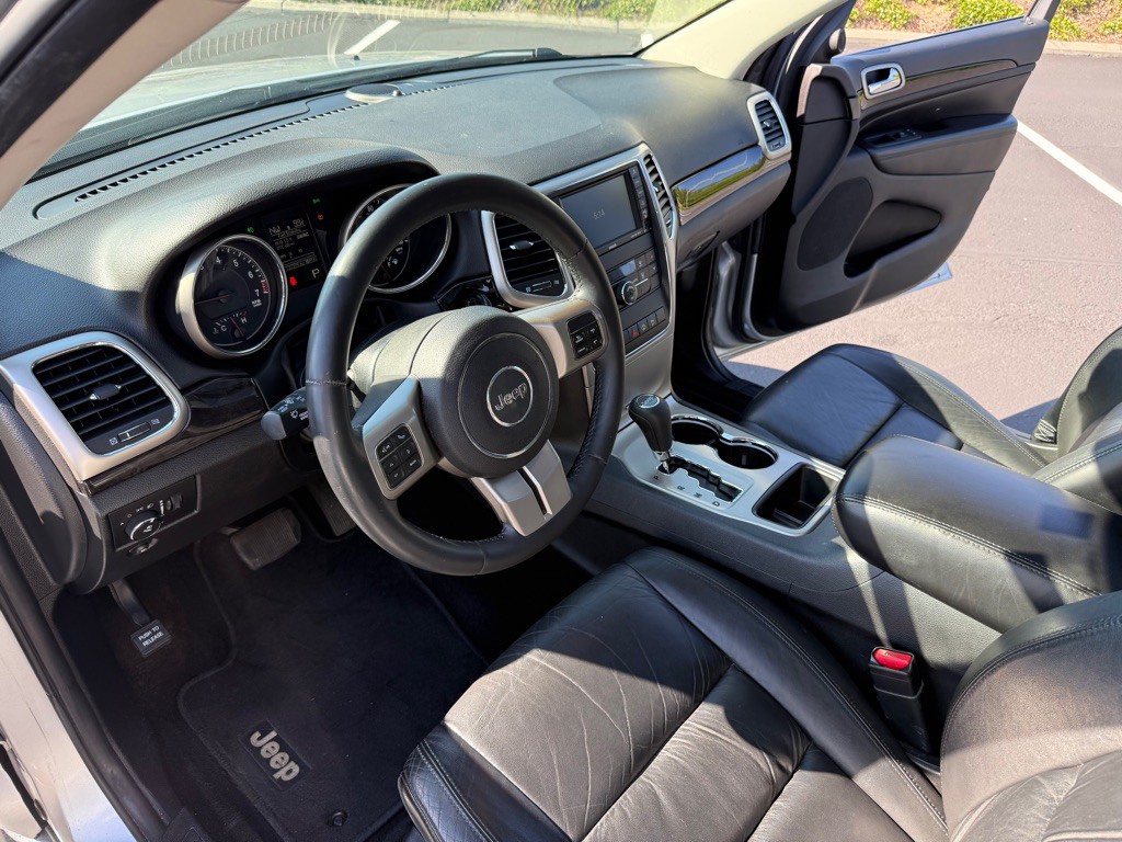 2013 Jeep Grand Cherokee Image 12