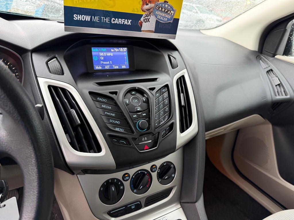 2014 Ford Focus Image 9