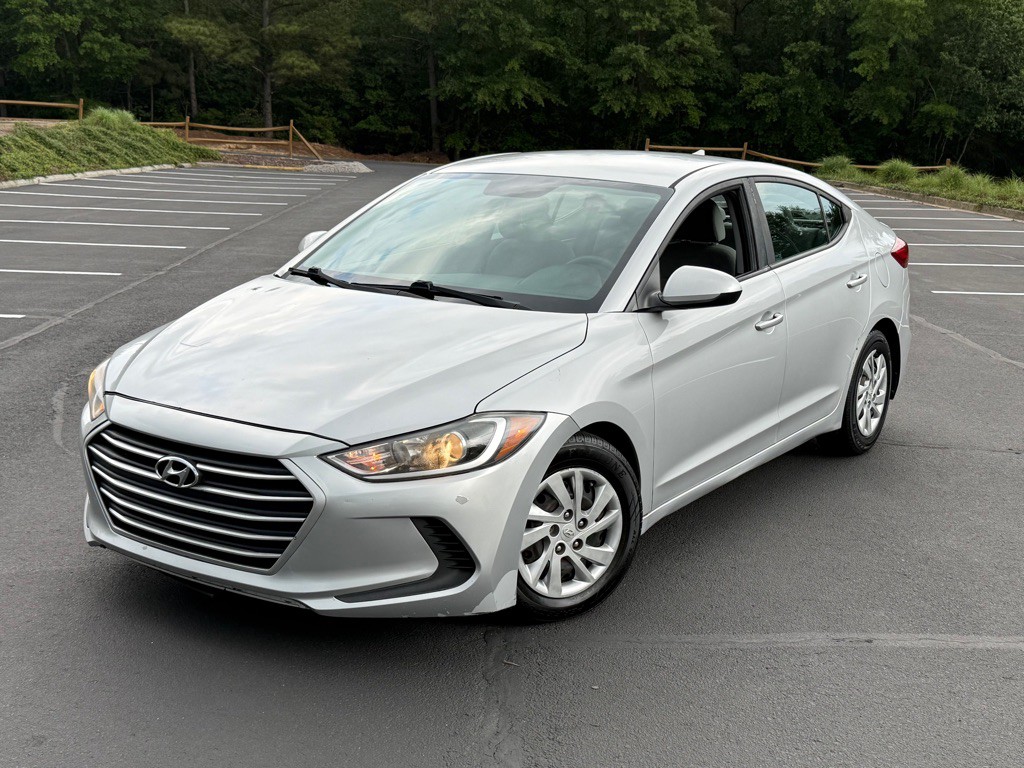 2017 Hyundai Elantra Image 1
