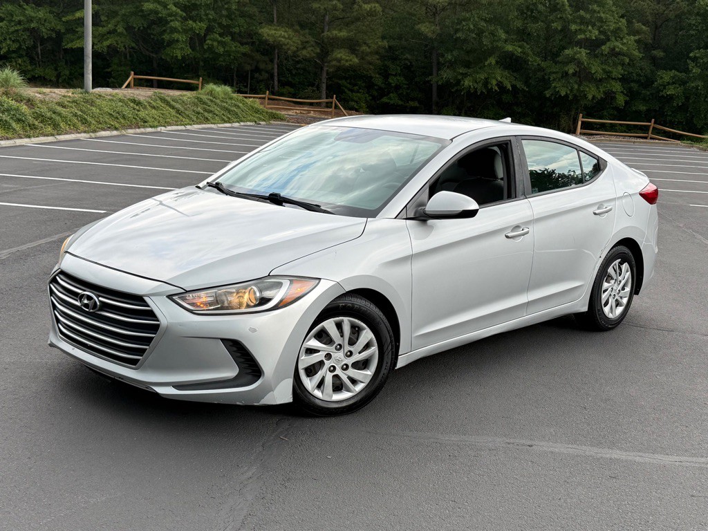 2017 Hyundai Elantra Image 3