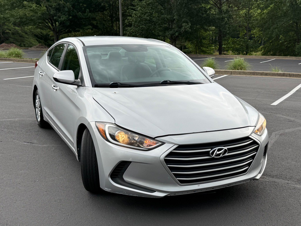 2017 Hyundai Elantra Image 4