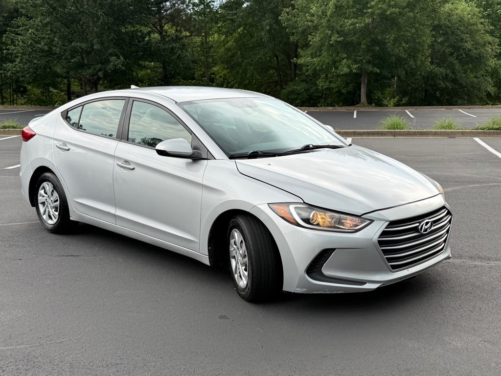 2017 Hyundai Elantra Image 6
