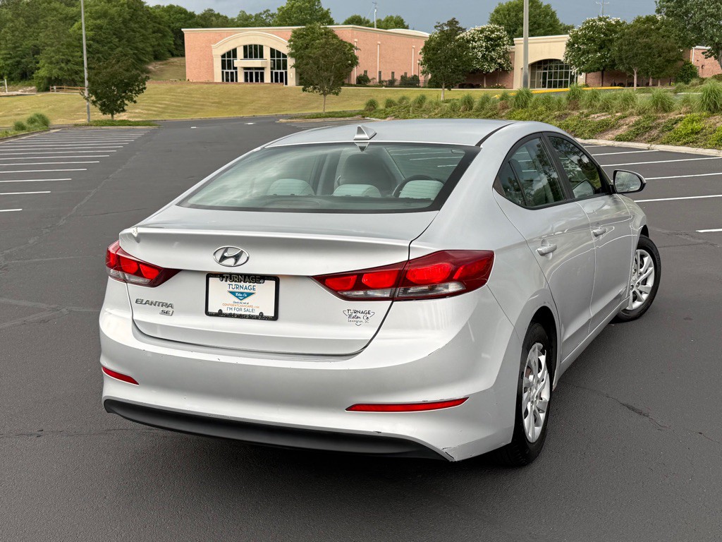 2017 Hyundai Elantra Image 8