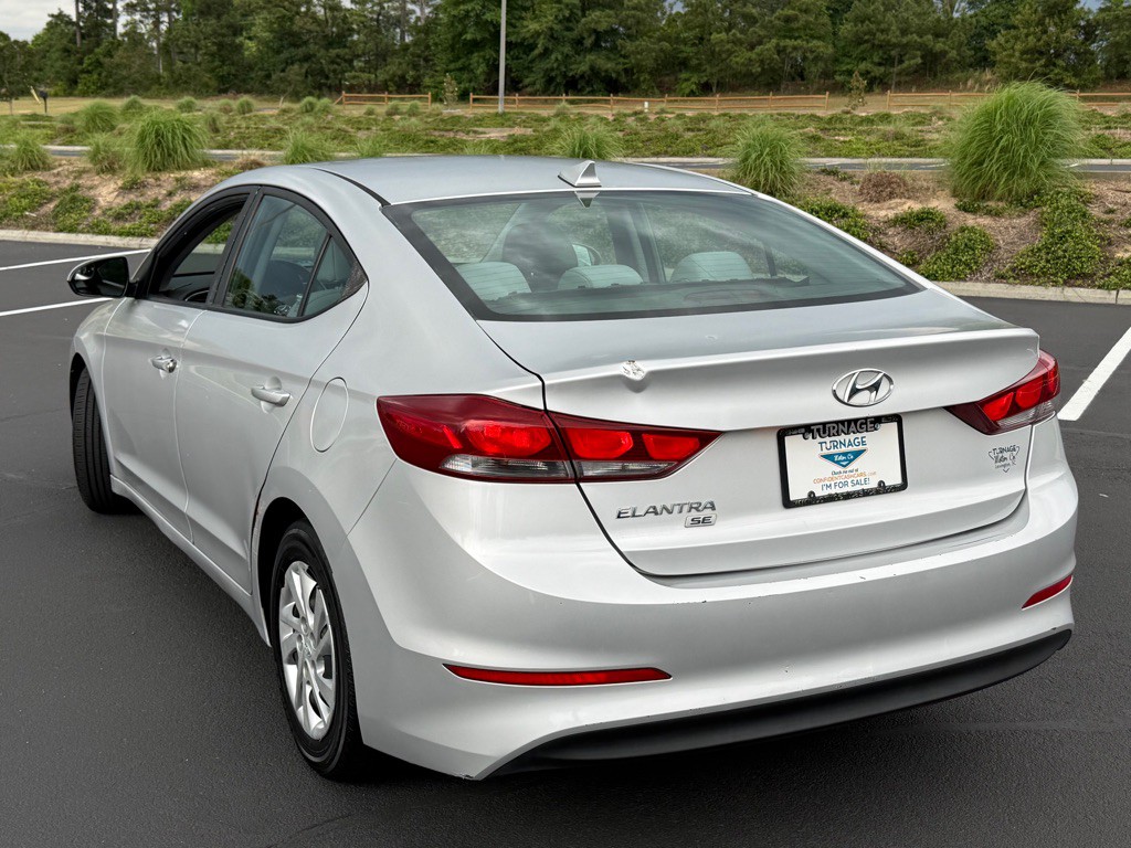 2017 Hyundai Elantra Image 9