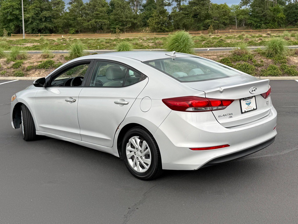 2017 Hyundai Elantra Image 10