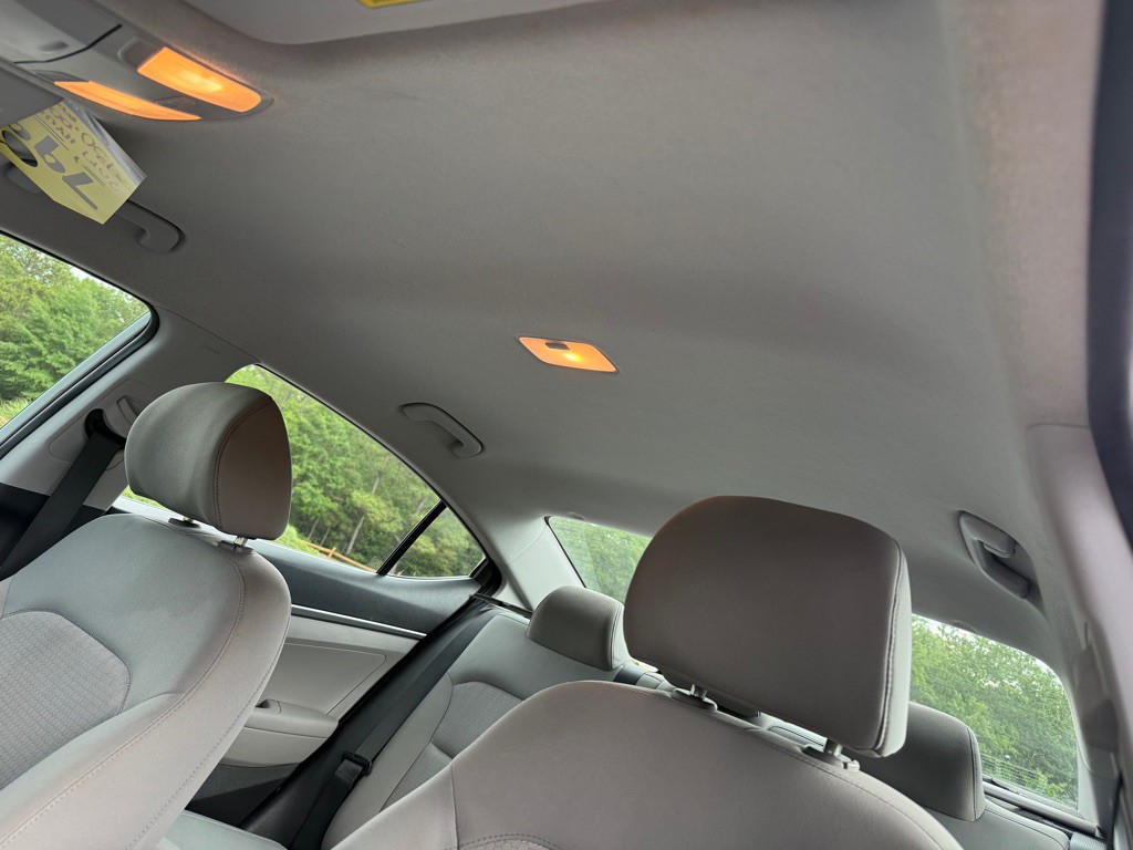 2017 Hyundai Elantra Image 23