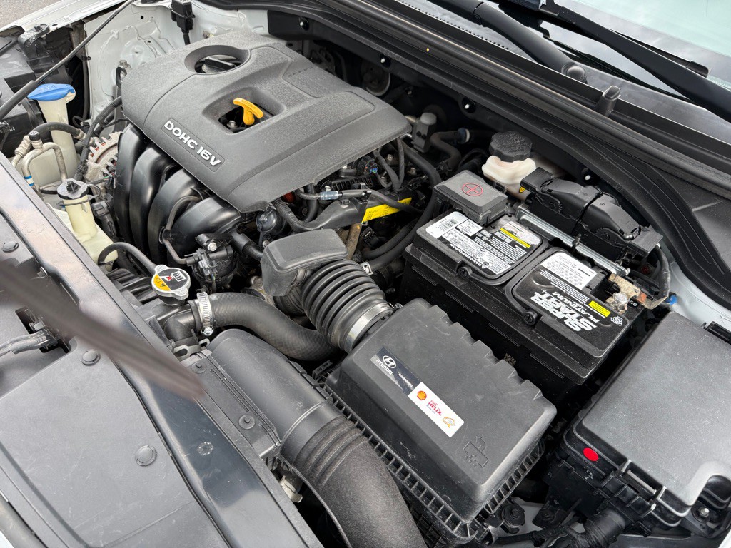 2017 Hyundai Elantra Image 27