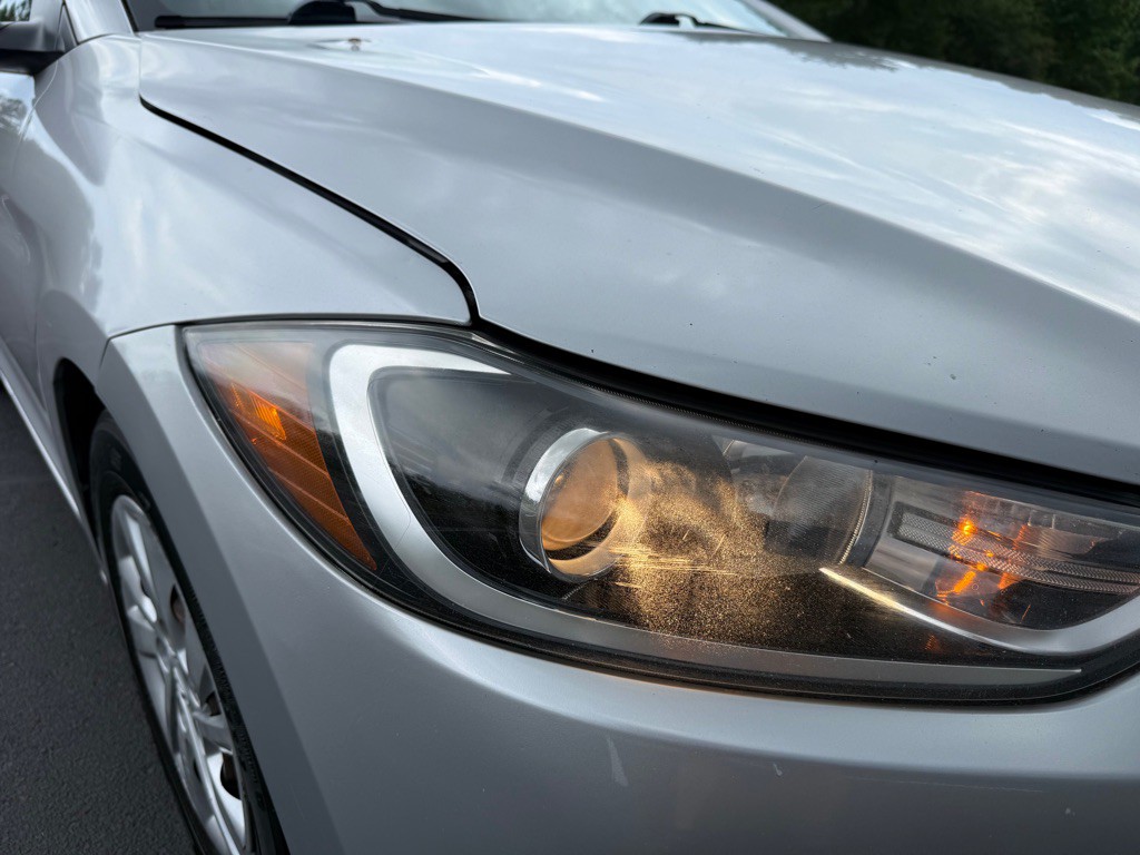 2017 Hyundai Elantra Image 42