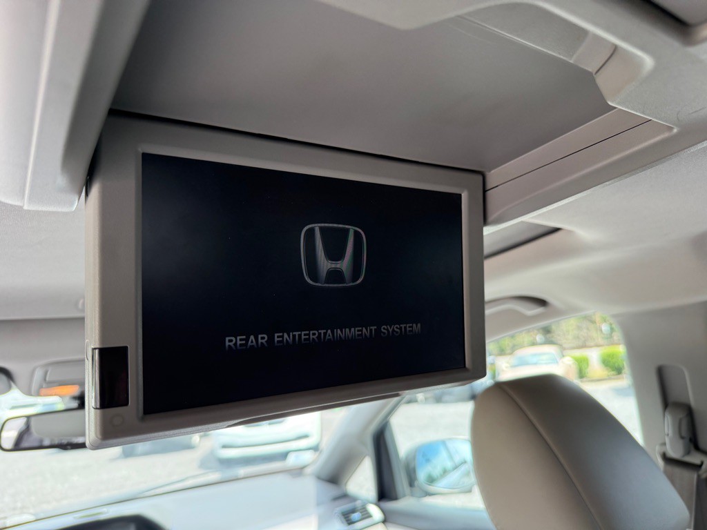 2014 Honda Odyssey Image 17