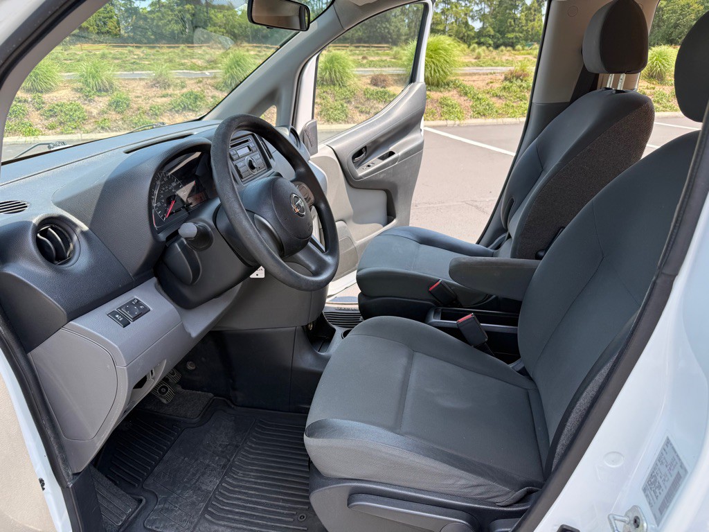 2014 Nissan NV200 Image 10