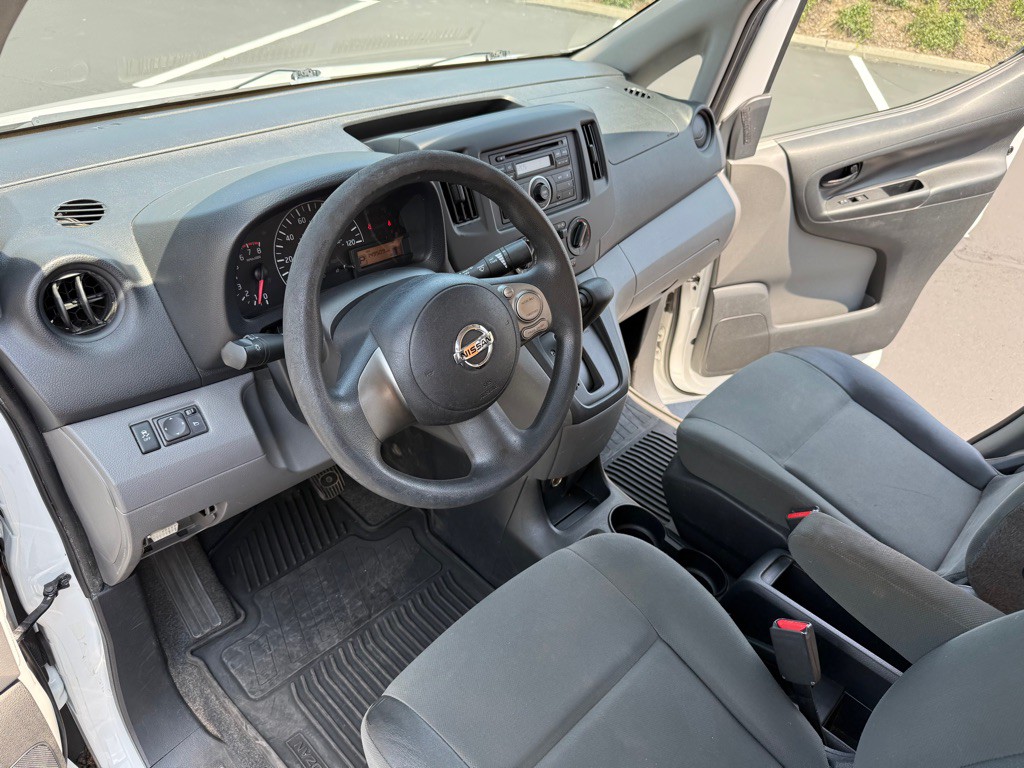 2014 Nissan NV200 Image 11
