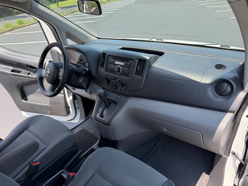 2014 Nissan NV200 Image 16