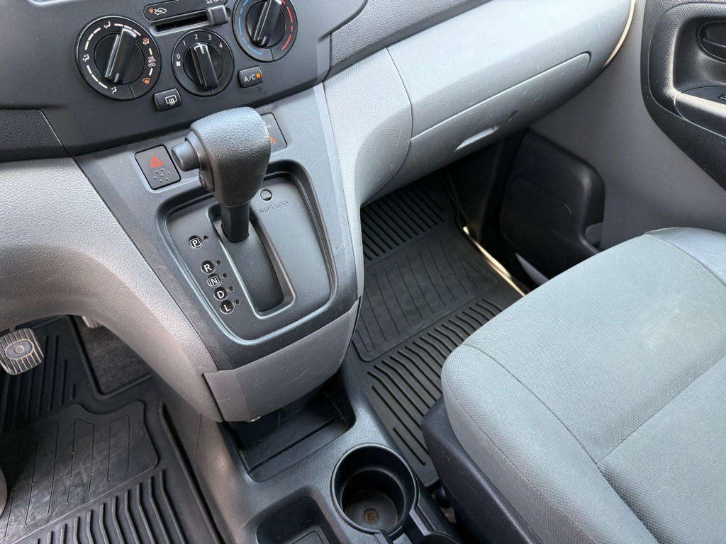 2014 Nissan NV200 Image 26