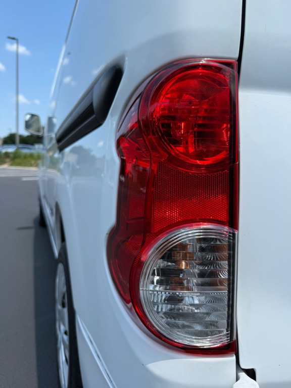 2014 Nissan NV200 Image 34