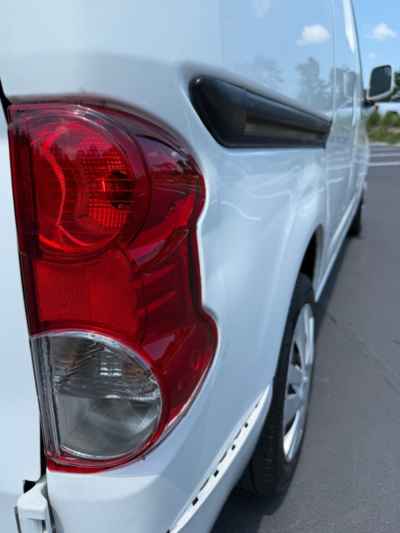2014 Nissan NV200 Image 35