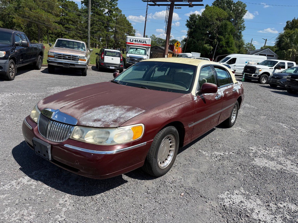 2000 Lincoln Town Car Image 8