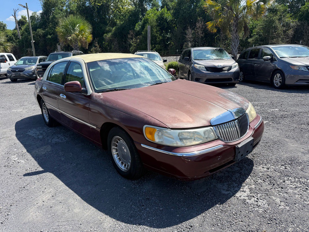 2000 Lincoln Town Car Image 9
